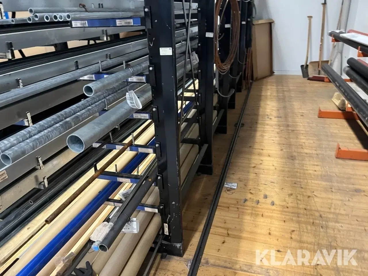 Billede 6 - Grenreol en række