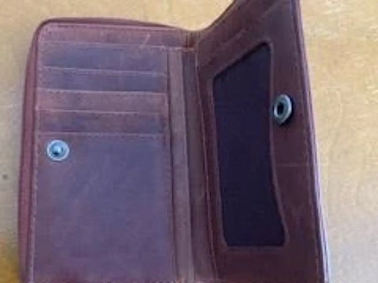 Billede 2 - Meget rummelig pengepung