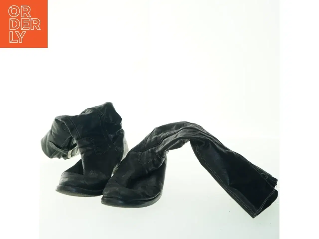 Billede 2 - Læderstøvler med spænder (str. 39 )