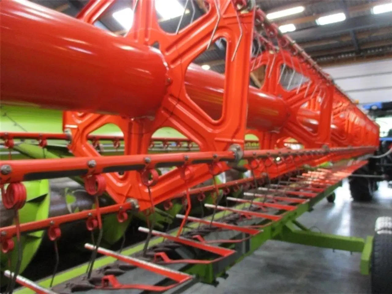 Billede 7 - CLAAS LEXION 750 Gårdmaskine med V900 skærebord.
