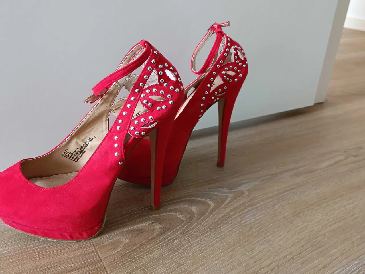 Billede 3 - Stiletter, helt nye, aldrig brugt 