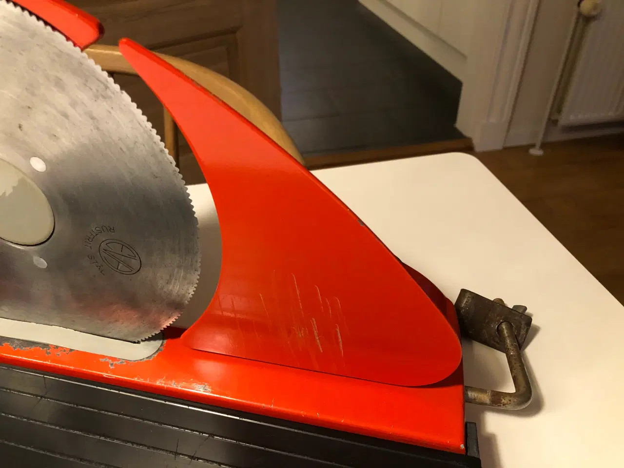 Billede 11 - EVA Brødskærer i rød med sort side