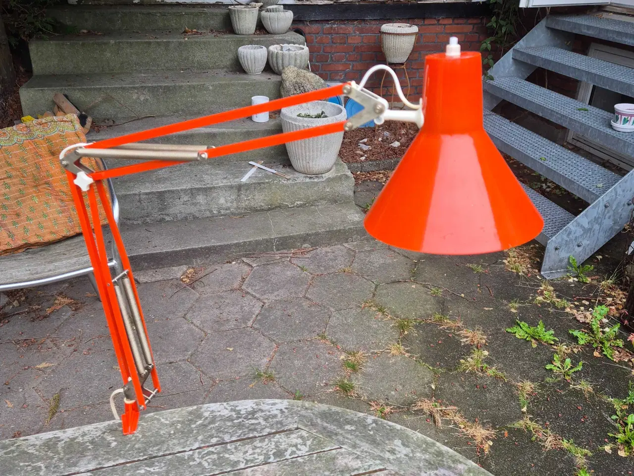 Billede 2 - Orange arkitektlampe med et rødligt strejf 