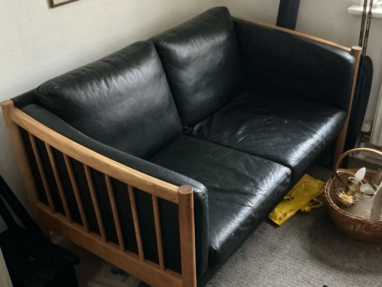 Billede 1 - Egetræ og sort leather