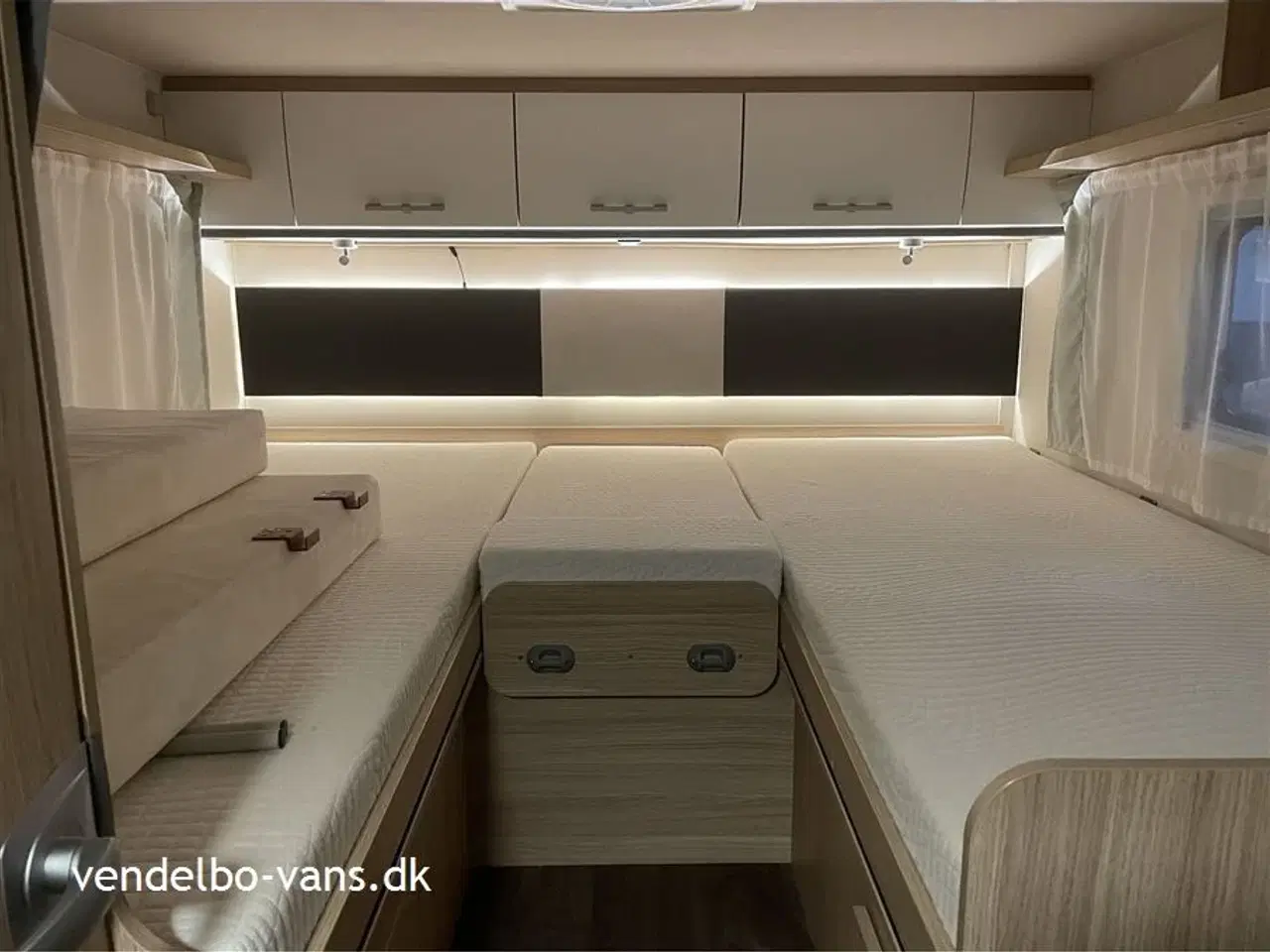 Billede 3 - 2021 - SunLight T 68 Adventure Edition   Enkeltsenge og stor garage