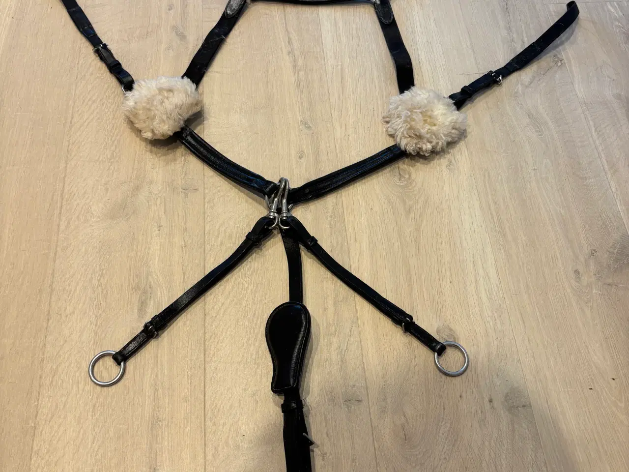 Billede 10 - Rideudstyr, trenser, underlag osv…..