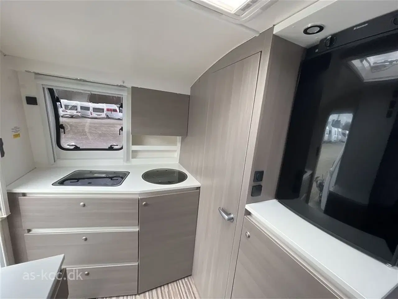 Billede 6 - 2013 - Adria Action 361 LH   Adria Action 361 LH årg. 2013 3 sovepladser 5 siddepladser Walker fortelt.