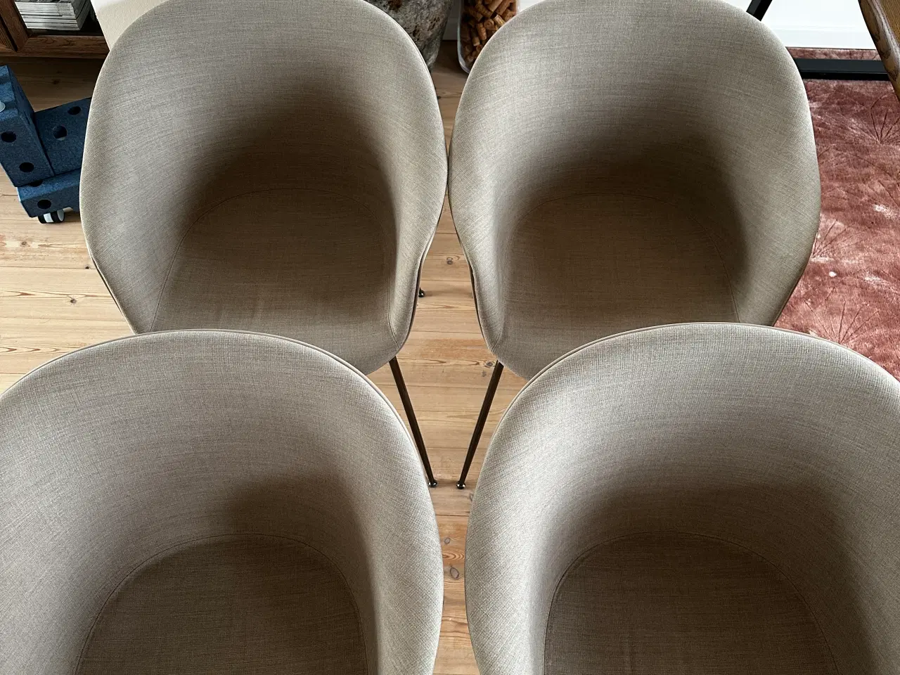 Billede 7 - 4xGubi Bat Dining Chairs