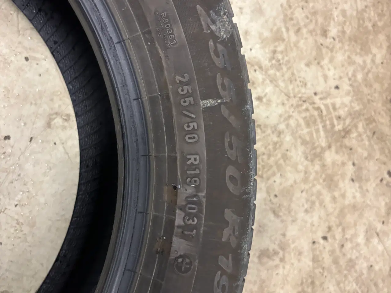Billede 1 - Pirelli sommerdæk 255/50r19