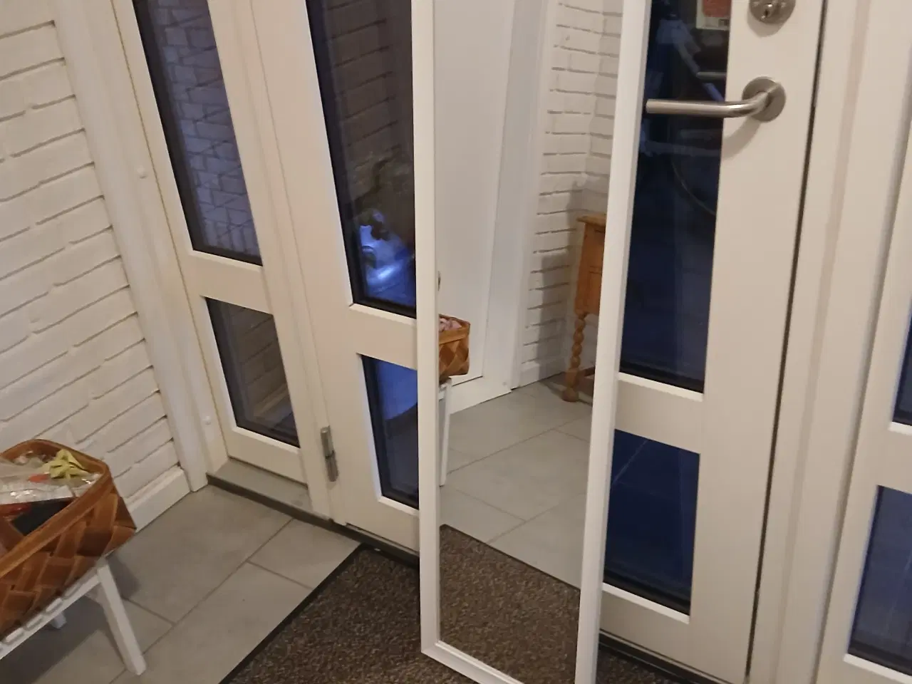 Billede 2 - Spejl med hvid ramme