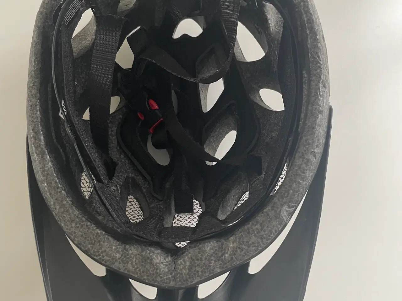 Billede 5 - Sort Limar Cykelhjelm