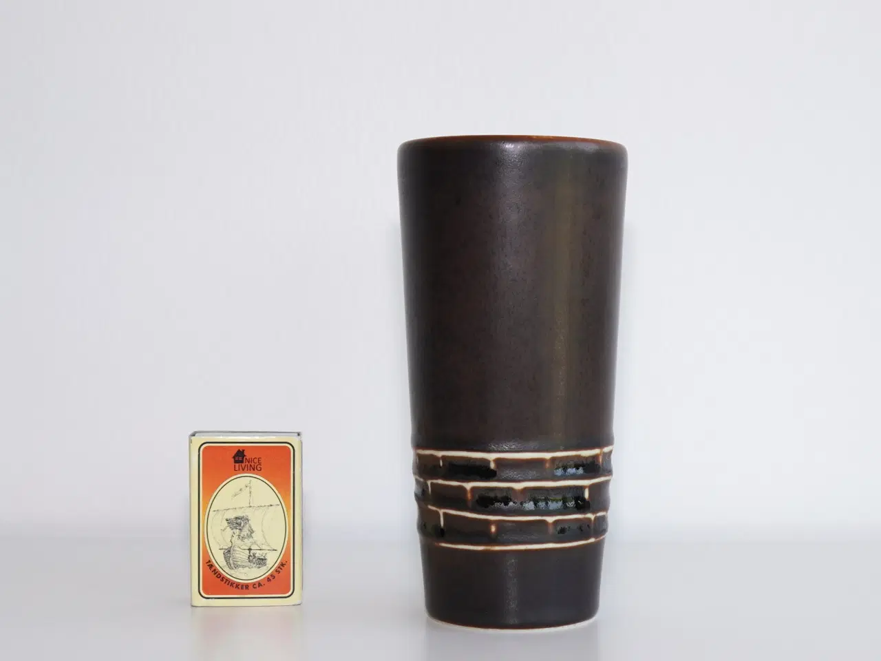 Billede 2 - Vase (1941-1964) af Hertha Bengtson for Rørstrand