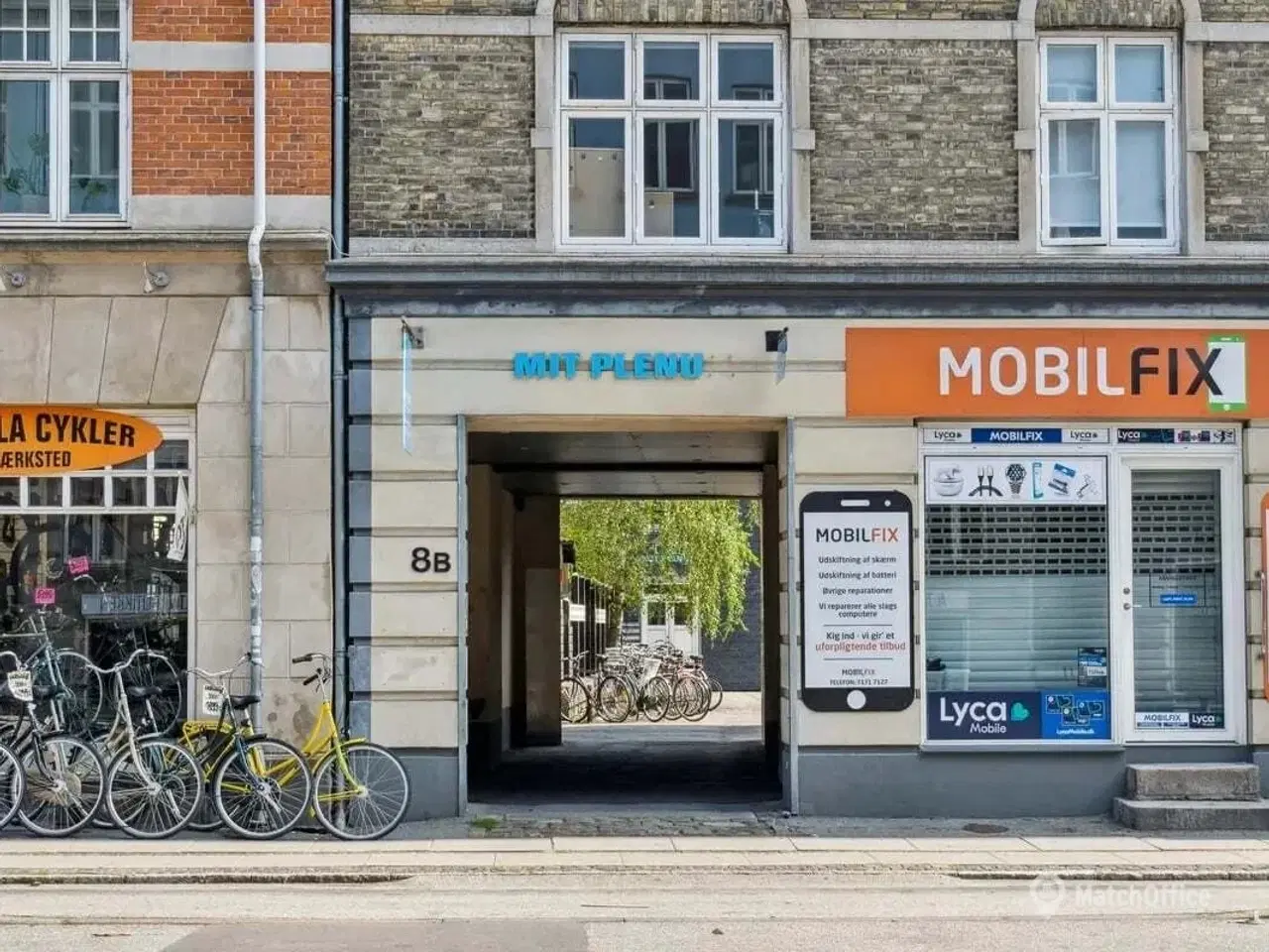 Billede 1 - P-plads 9 i rolig gård på Godthåbsvej