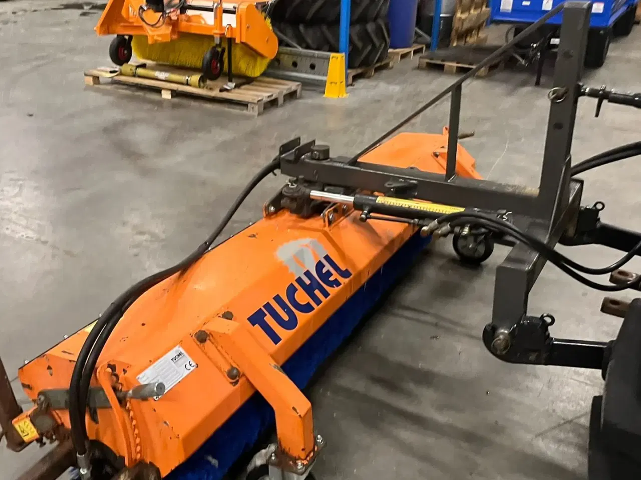 Billede 13 - Tuchel 230 Hydraulisk kost med nylon børster og hydraulisk sving. Brede 2300 o