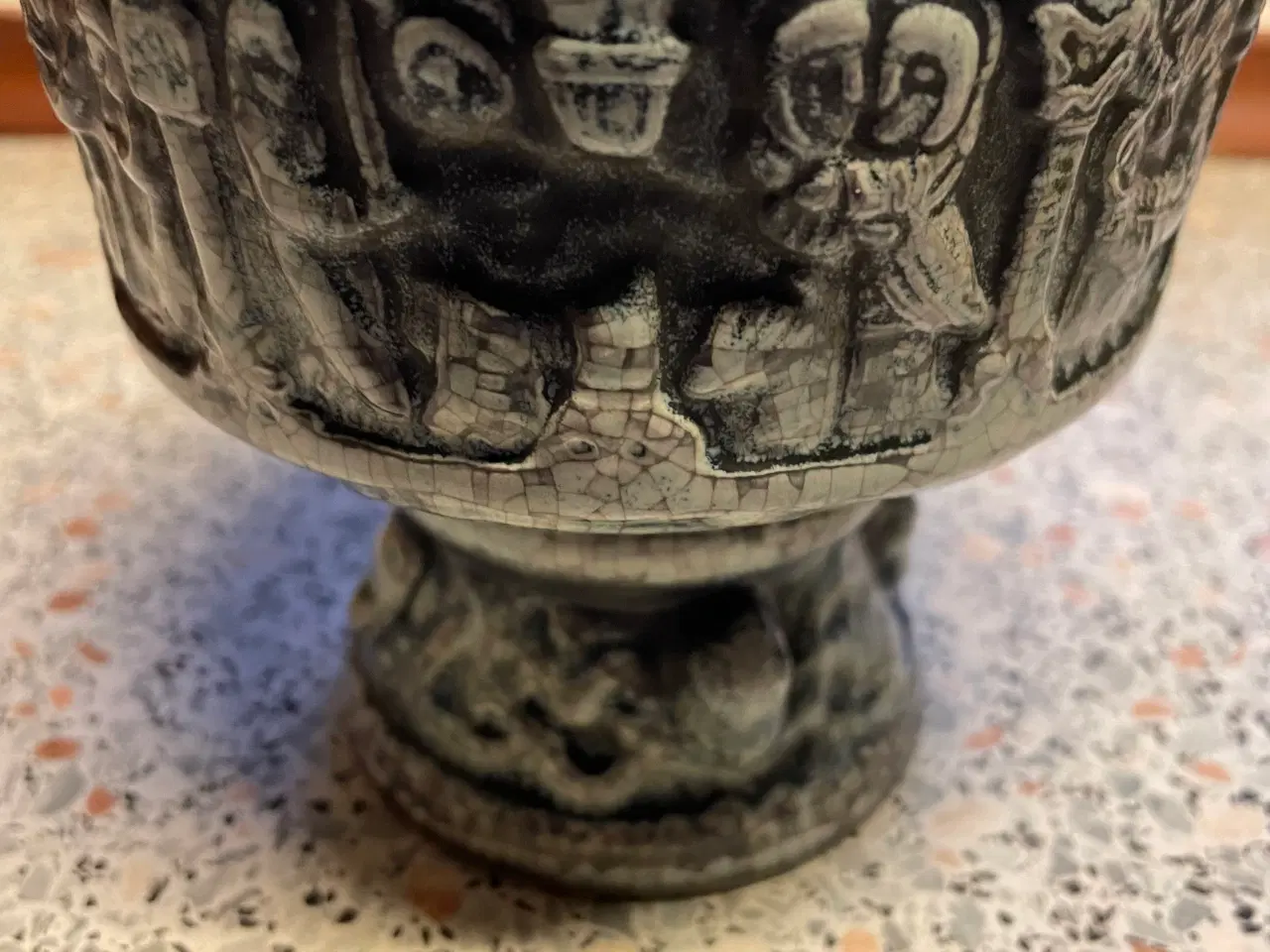 Billede 2 - Kopi af døbefont lavet i bornholmsk keramik