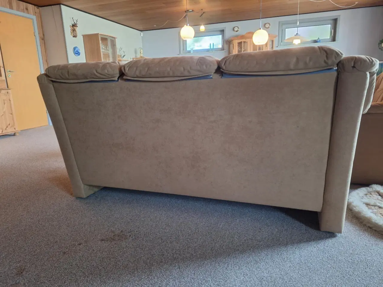 Billede 3 - 2-3 persons sofa incl sofabord 