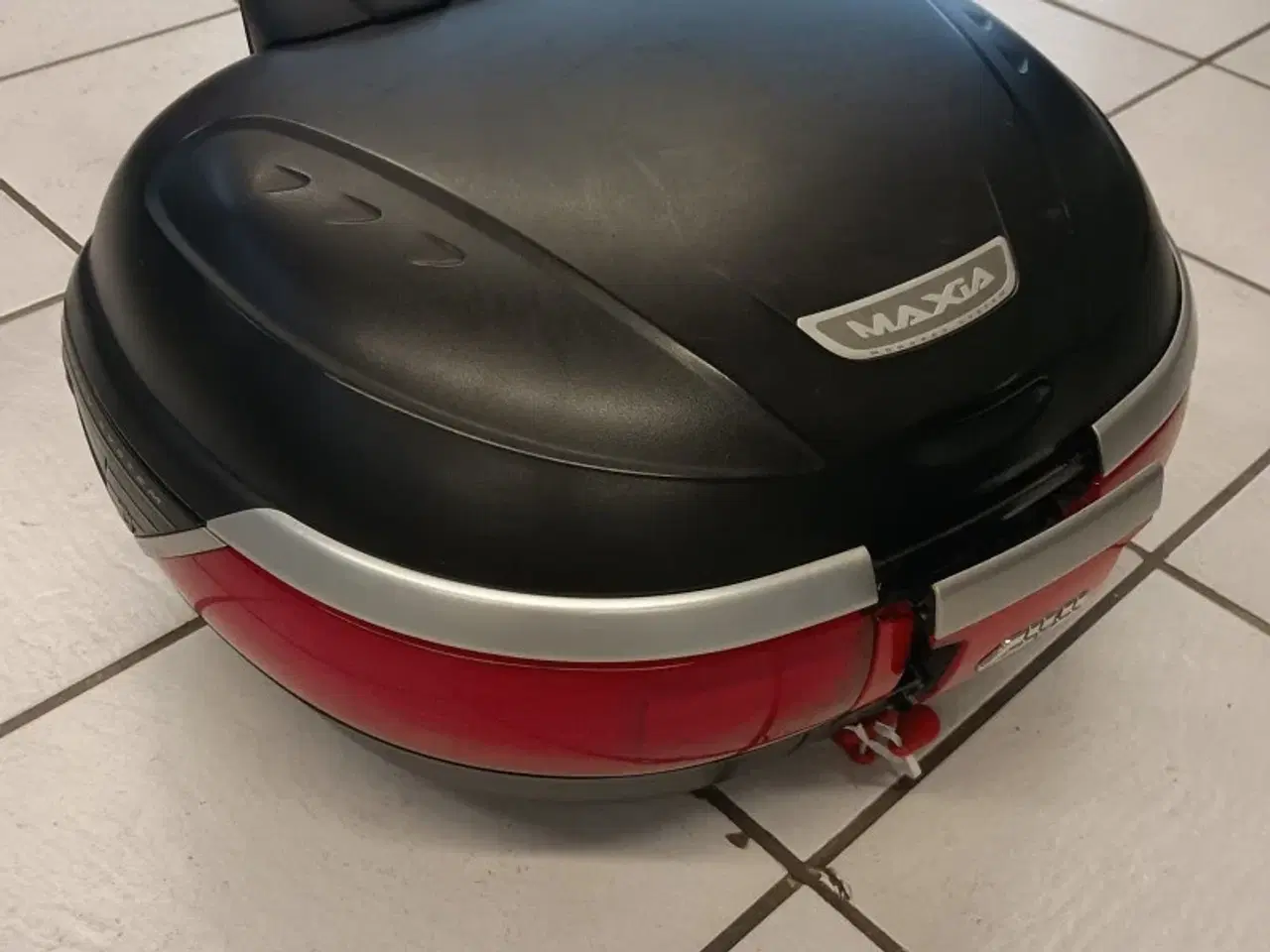 Billede 2 - Givi Maxia topboks, med ryglæn.