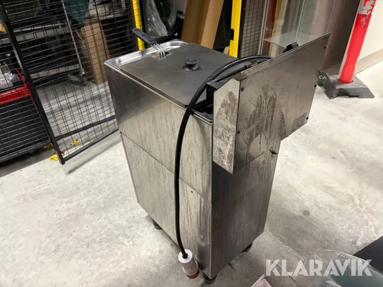 Billede 5 - Grill- og fastfoodstation komplet med friture, stegeplade, rullebrødrister, kontaktgrill og rustfrit arbejdsbord