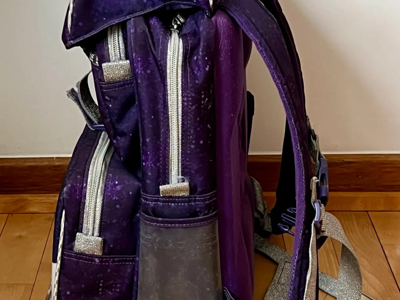Billede 2 - Jeva skoletaske med hestemotiv…