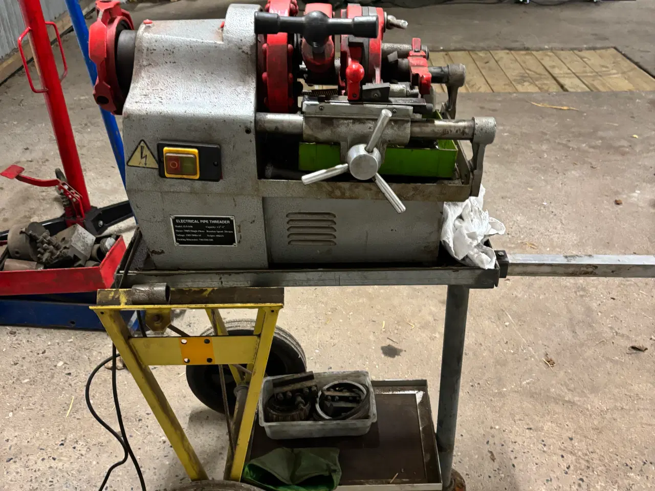 Billede 3 - Gevindskæremaskine.