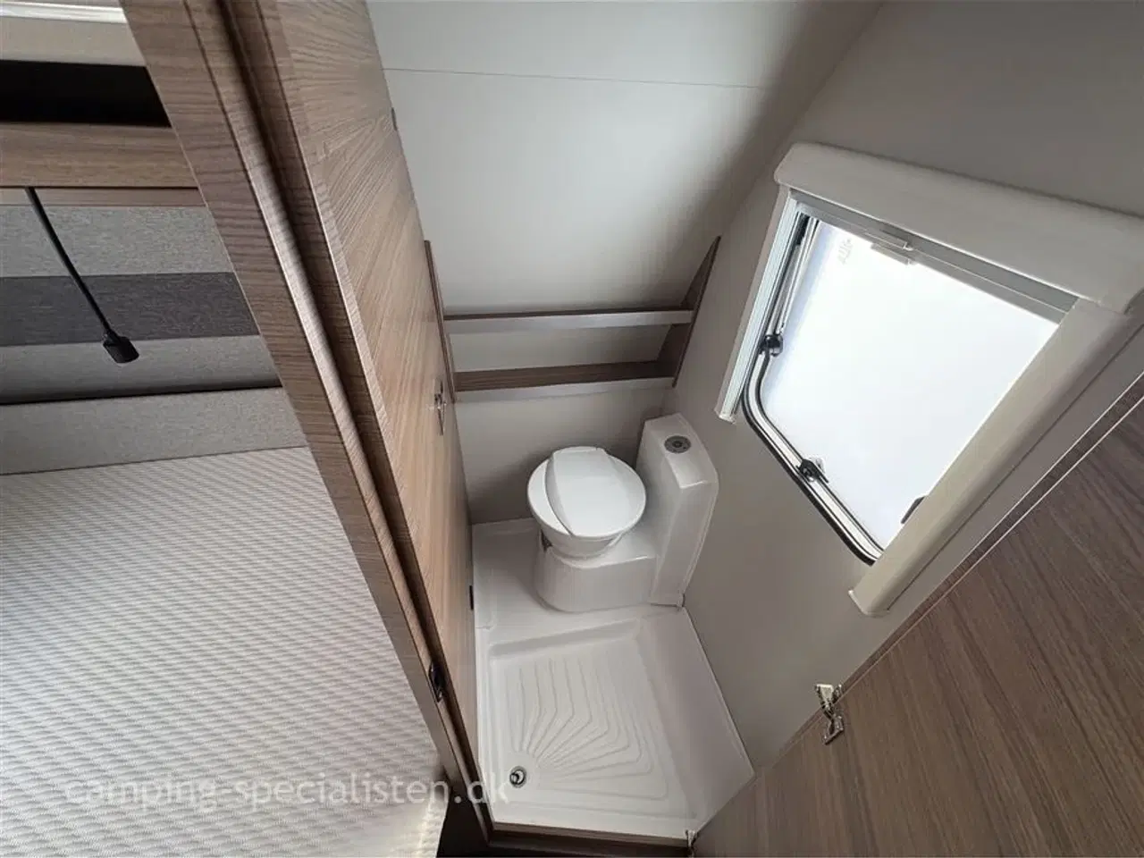 Billede 10 - 2022 - Knaus Sport 450 FU SPORT E POWER SELECTION   Knaus Sport 450 FU E-power 2022 - inkl. Ventura 300 fortelt - kan nu ses hos Camping-Specialisten.dk
