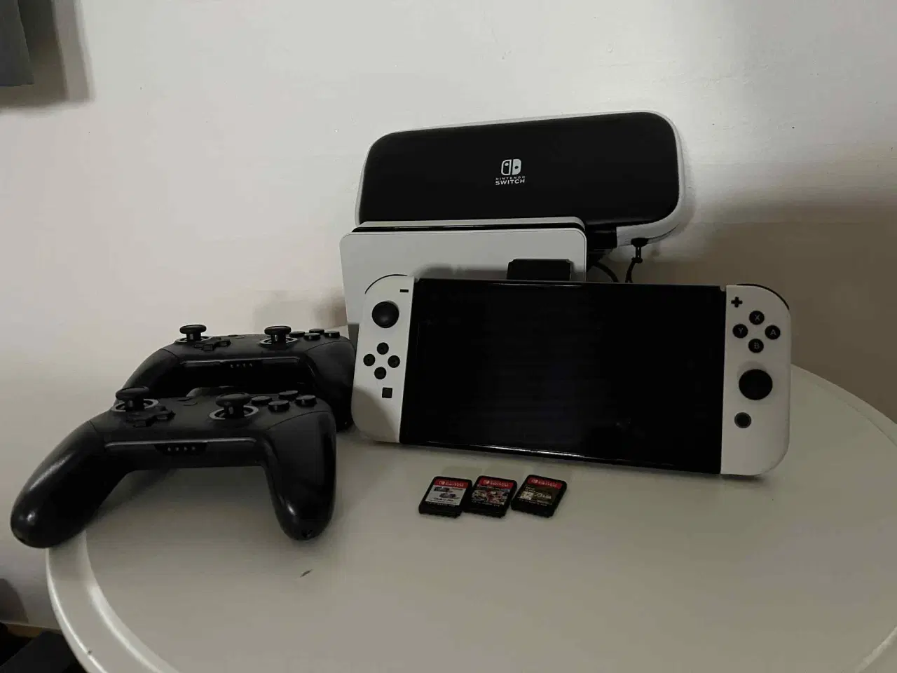 Billede 1 - 🎮 Nintendo Switch OLED – komplet pakke, som ny!