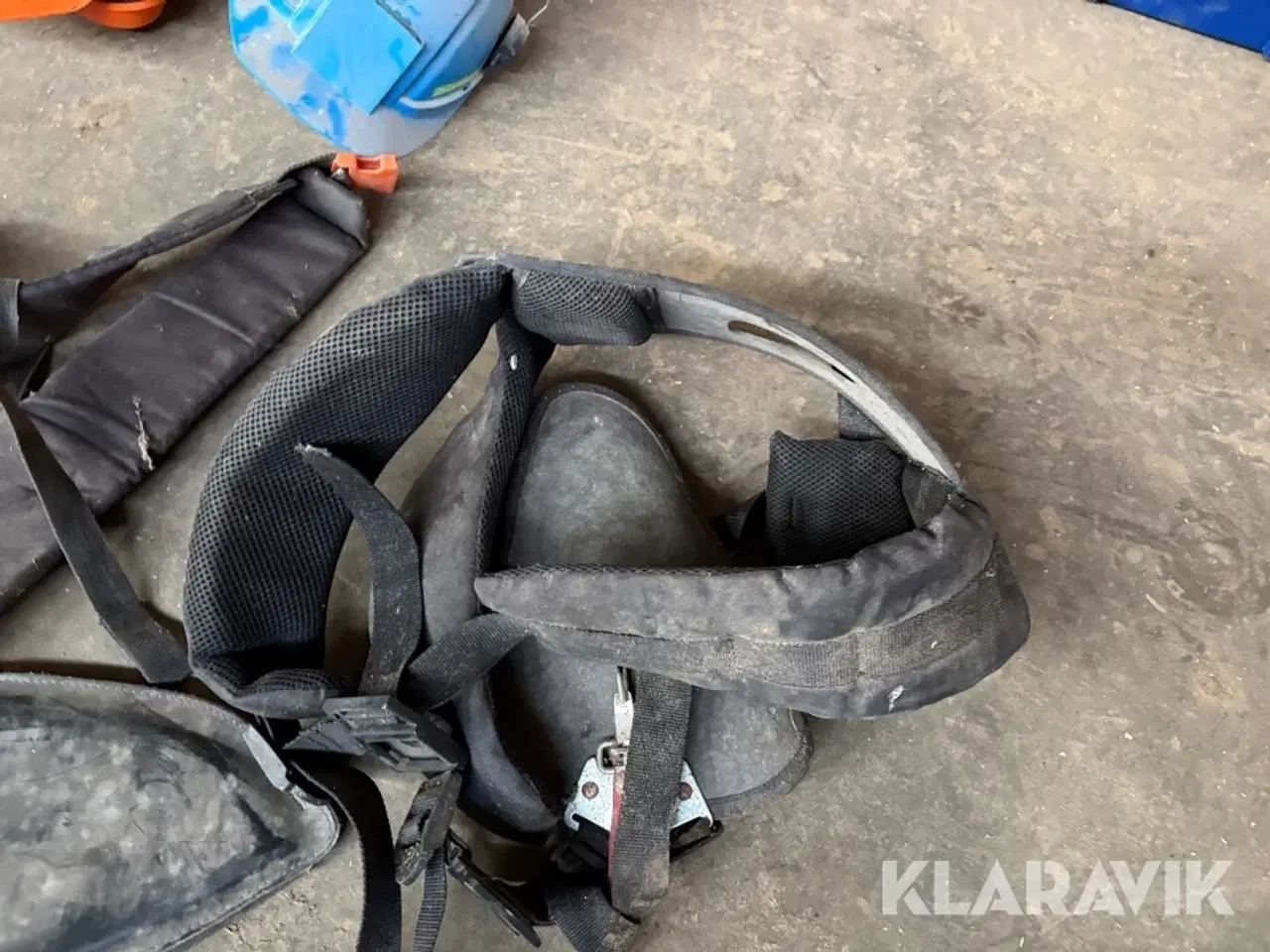 Billede 6 - Parti af udstyr til grønnearealer Stihl