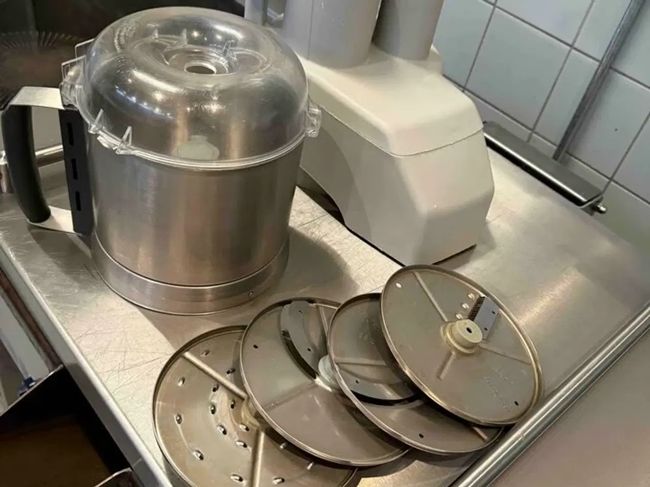 Billede 2 - Robot R301 Ultra cutter/grøntskærer inkl. tilbehør.