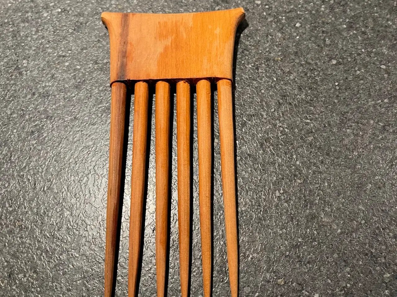 Billede 2 - Håndlavet afrikansk trækam med lange tænder