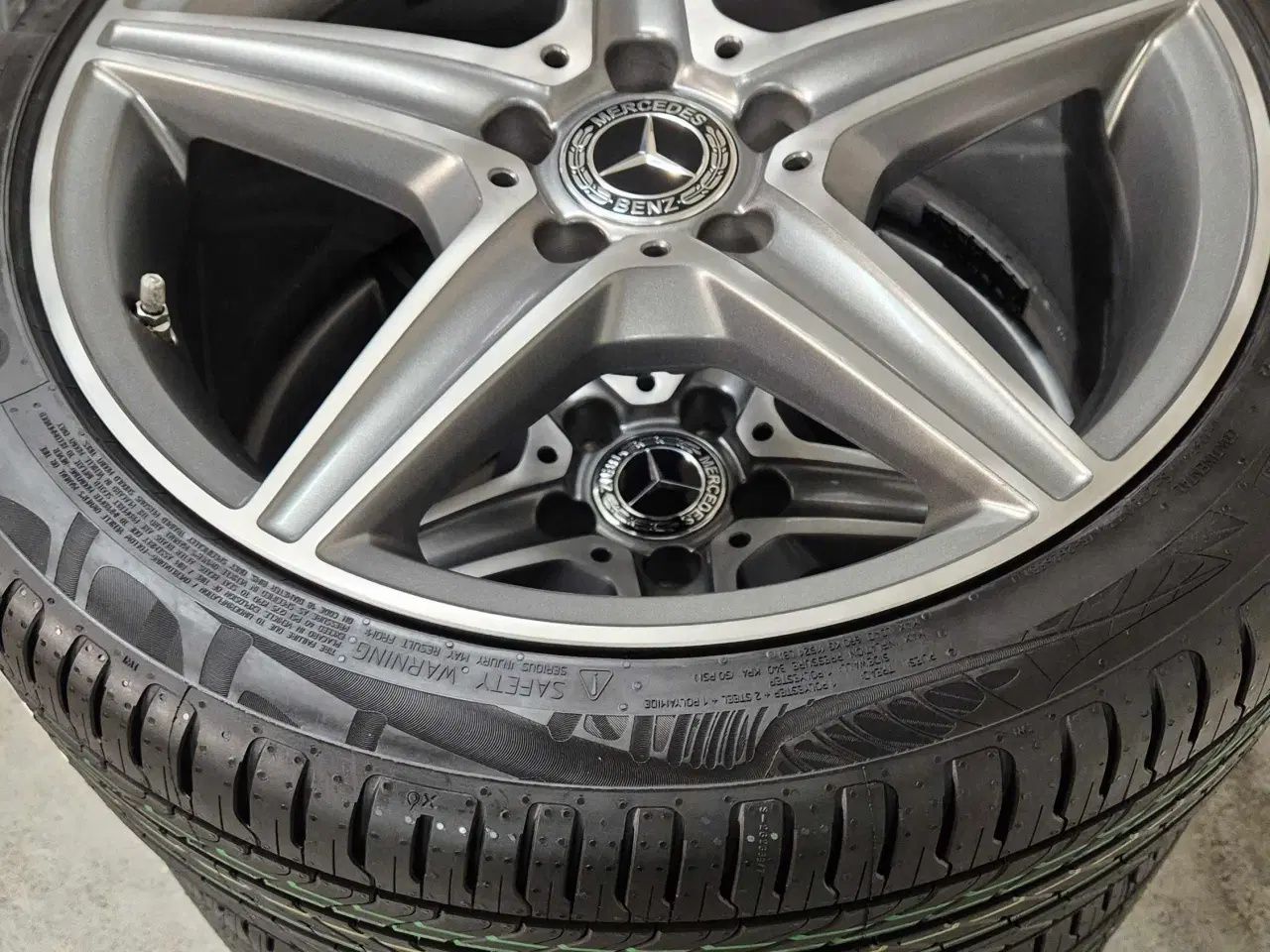 Billede 2 - MERCEDES "AMG" ORIGINAL ALUFÆLGE MED HELT NY SOMME