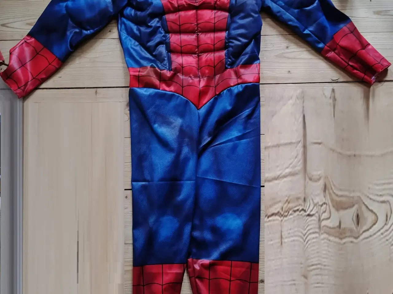 Billede 2 - Deluxe Spiderman Kostume + maske i str. Small 90cm