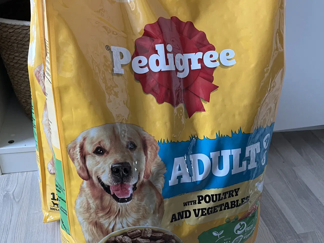 Billede 1 - 2 stk pedigree hundemad