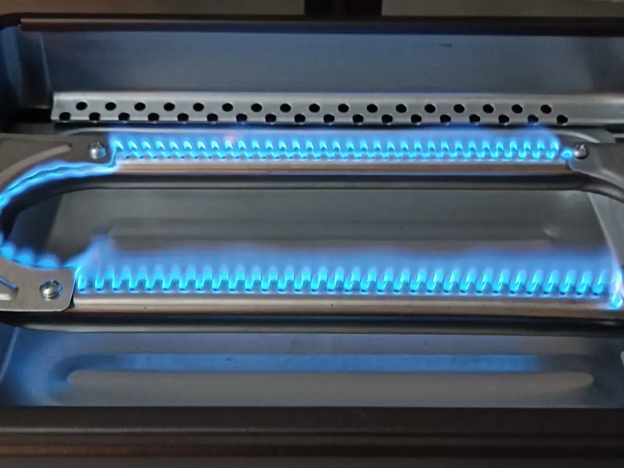 Billede 4 - NY! 2,2kW Gasgrill + 8 Dåser med gas + Regulator