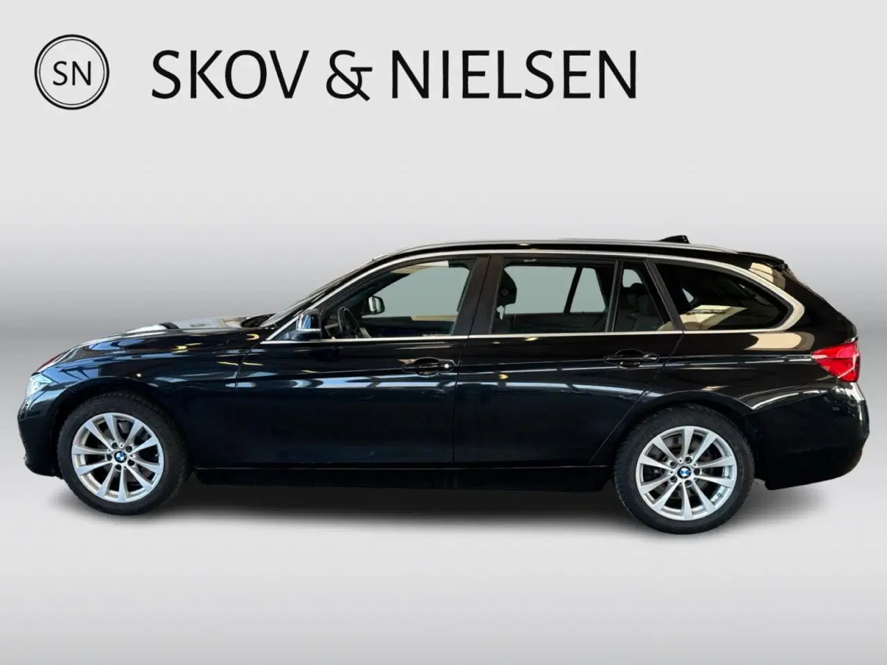 Billede 2 - BMW 330d 3,0 Touring xDrive aut.