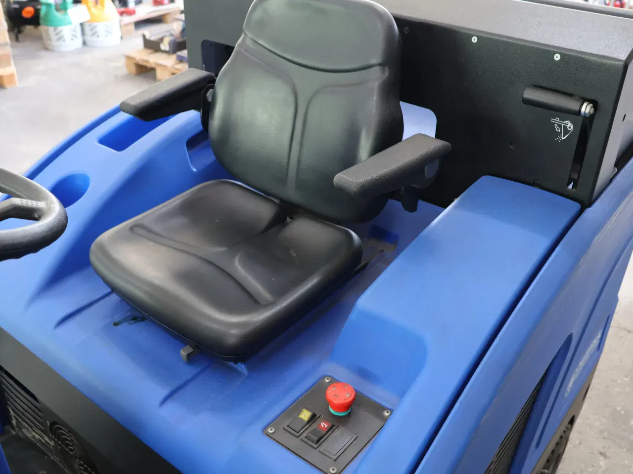Billede 12 - Nilfisk floortec R870 fejemaskine