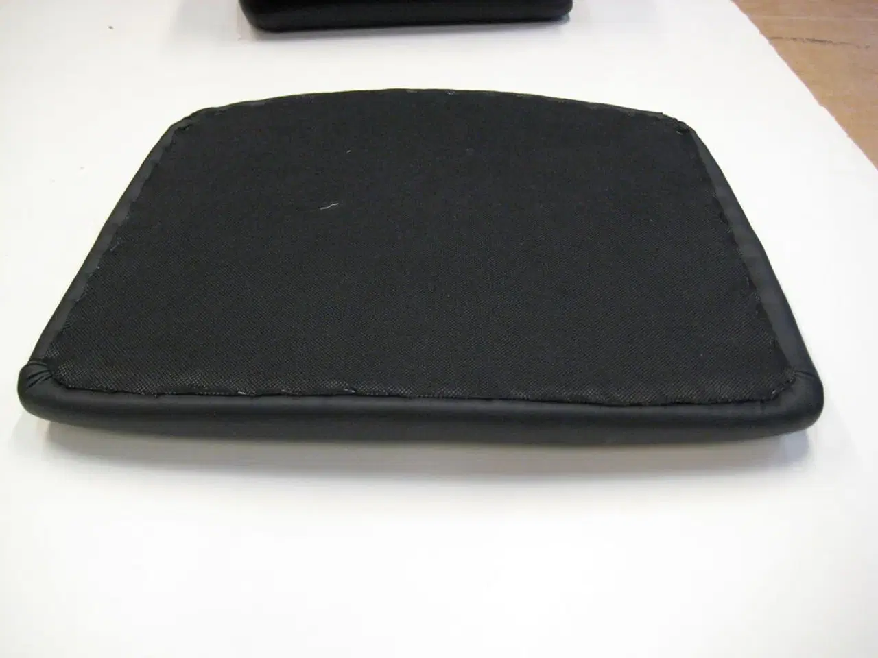 Billede 6 - 12 stk. polstrede sæder PU (Zenzi) bredde 48 - dybde 43 cm.