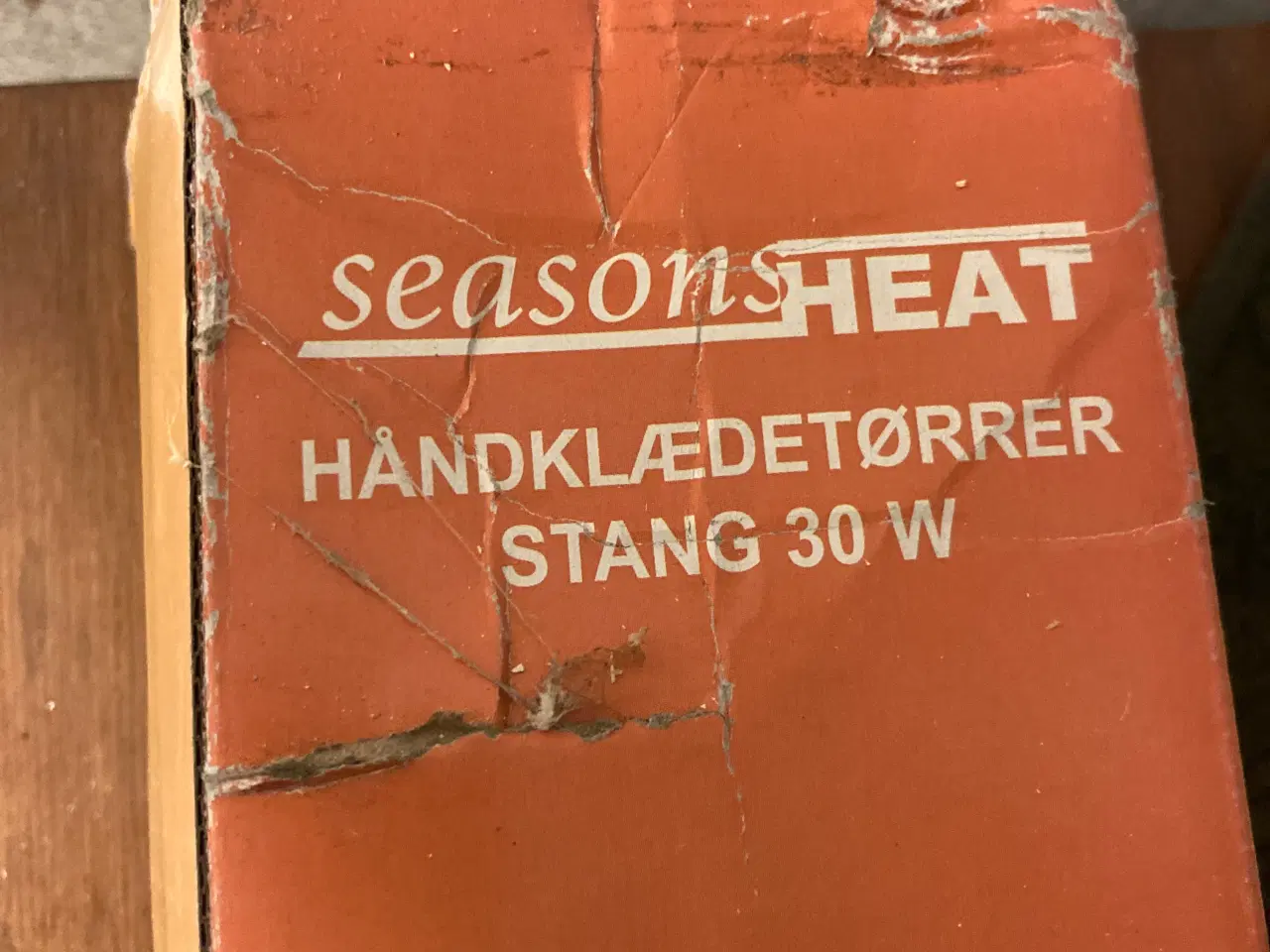 Billede 1 - Håndklædetørrer stang 30W med afbryder Season Heat