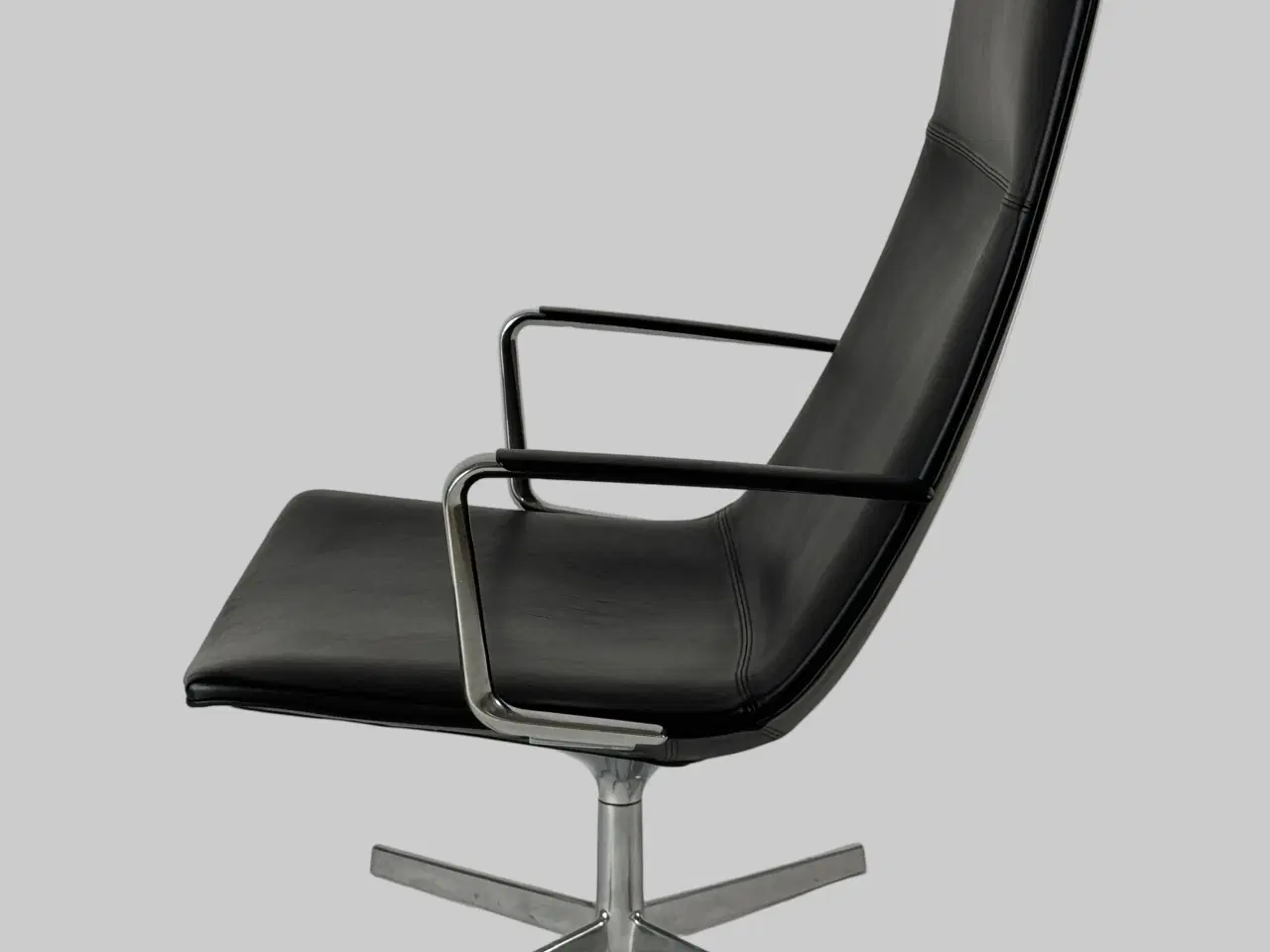 Billede 4 - Arper Catifa 70 Loungestol – Sort med Krom Stel Læder