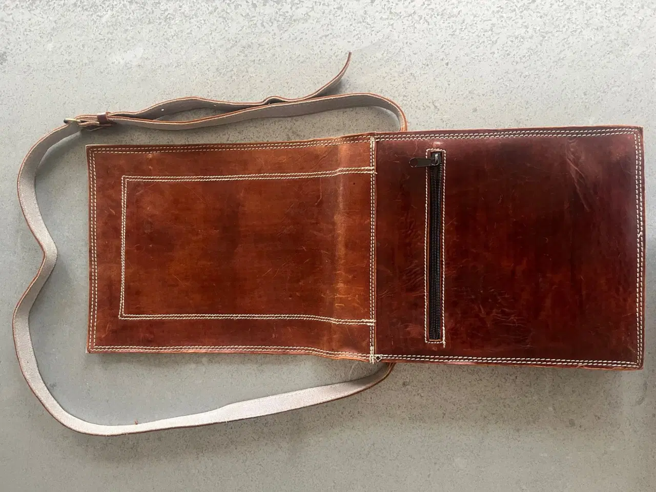 Billede 3 - Skuldertask i brun læder
