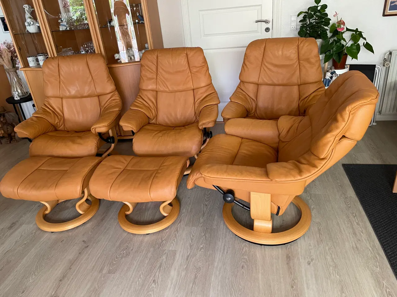 Billede 3 - 4 Stressless lænestole + 2 fodskamler fra Ekornes 