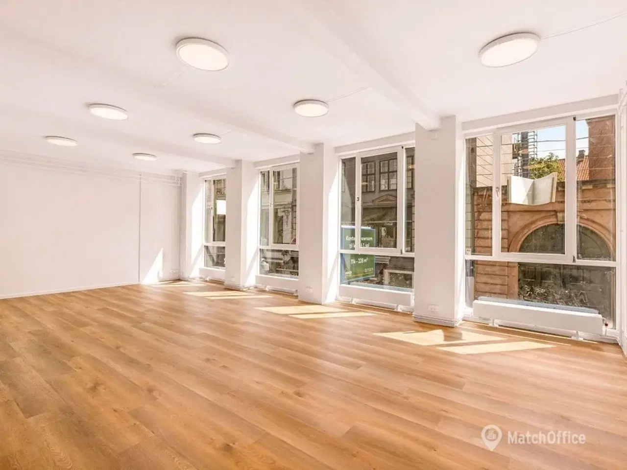 Billede 2 - INGEN BINDING - Lyst og indbydende kontorlejemål på Strøget på 114 m²