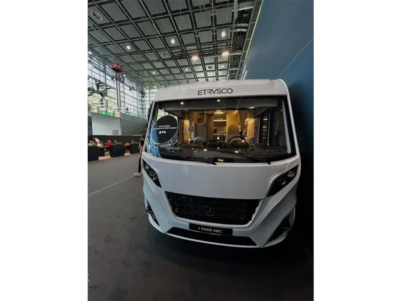 Billede 16 - 2026 - Etrusco I 7400 SBC Scandic Edition   Etrusco by Hymer er Italiensk Elegance og Komfort fra Hinshøj Caravan