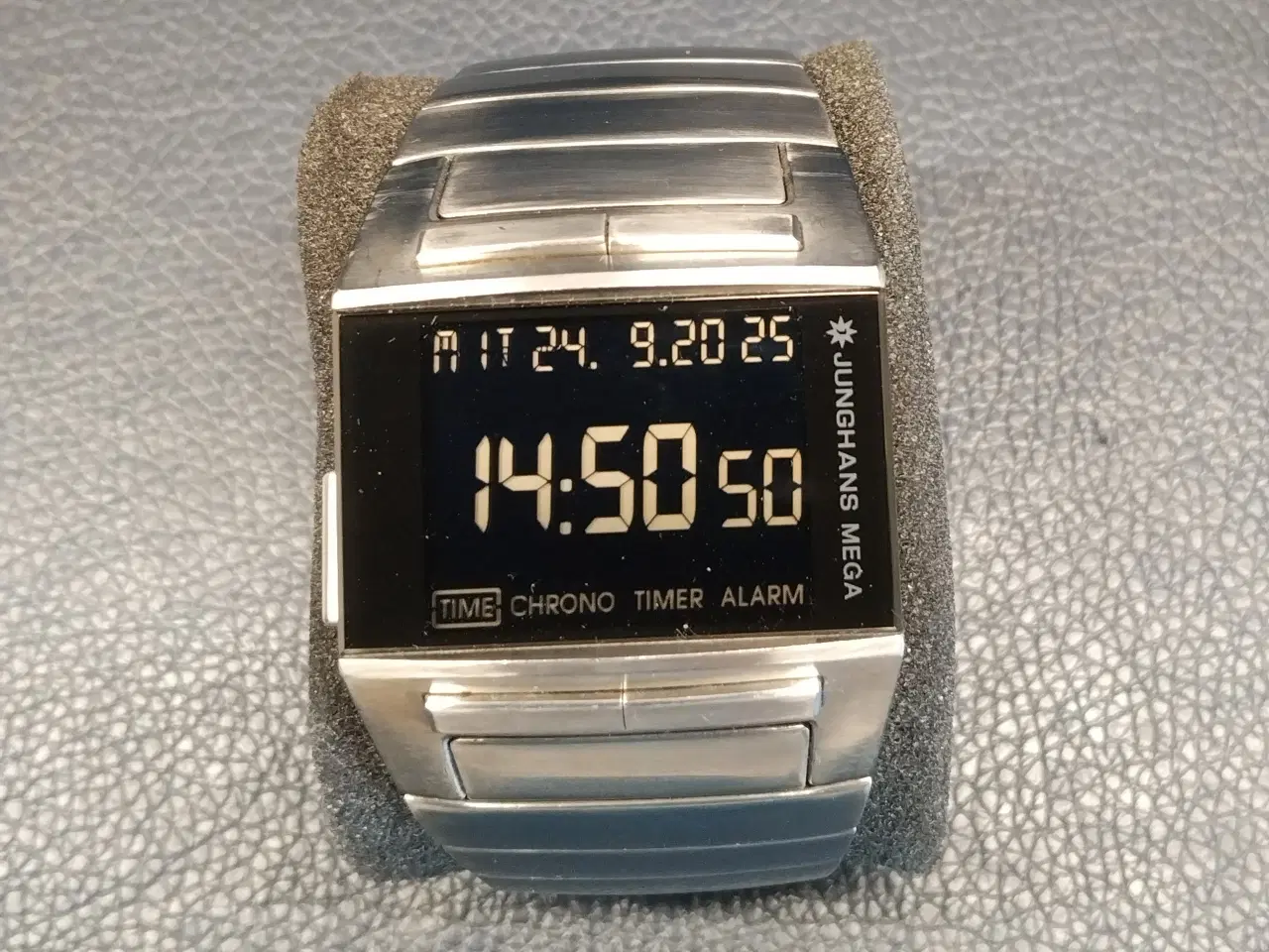 Billede 2 - Junghans Mega 1000designikon radiostyret digitalur