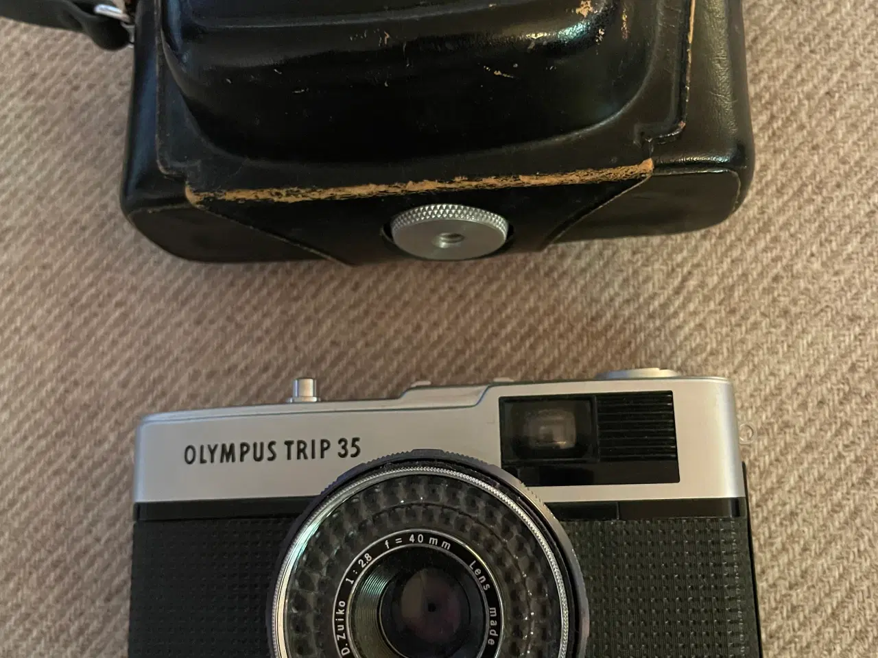 Billede 2 - 2 stk Olympus Trip 35 et I pink og et i sort