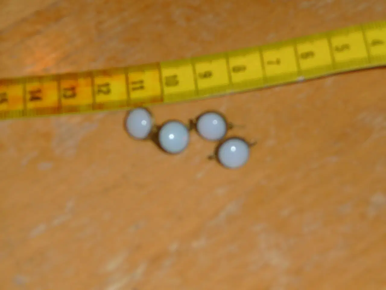 Billede 2 - 4 små nåle eller brocher