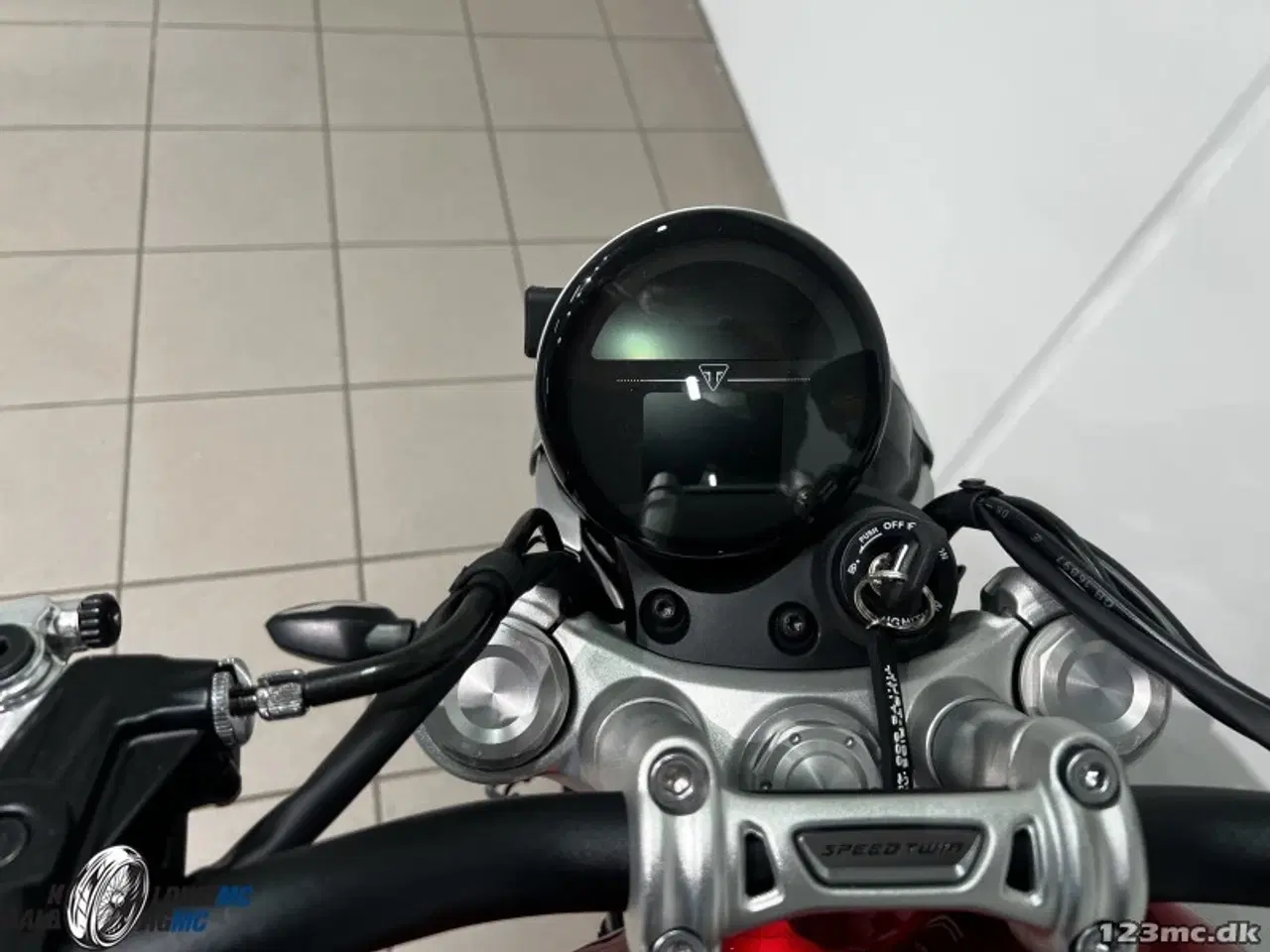 Billede 8 - Triumph Speed Twin 1200 Carnival Red / Sapphire Black