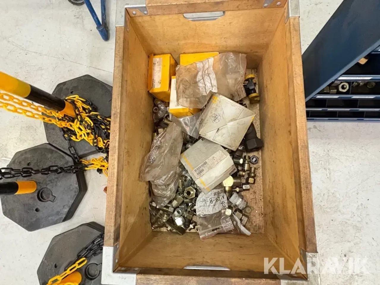 Billede 4 - Reoler med fittings