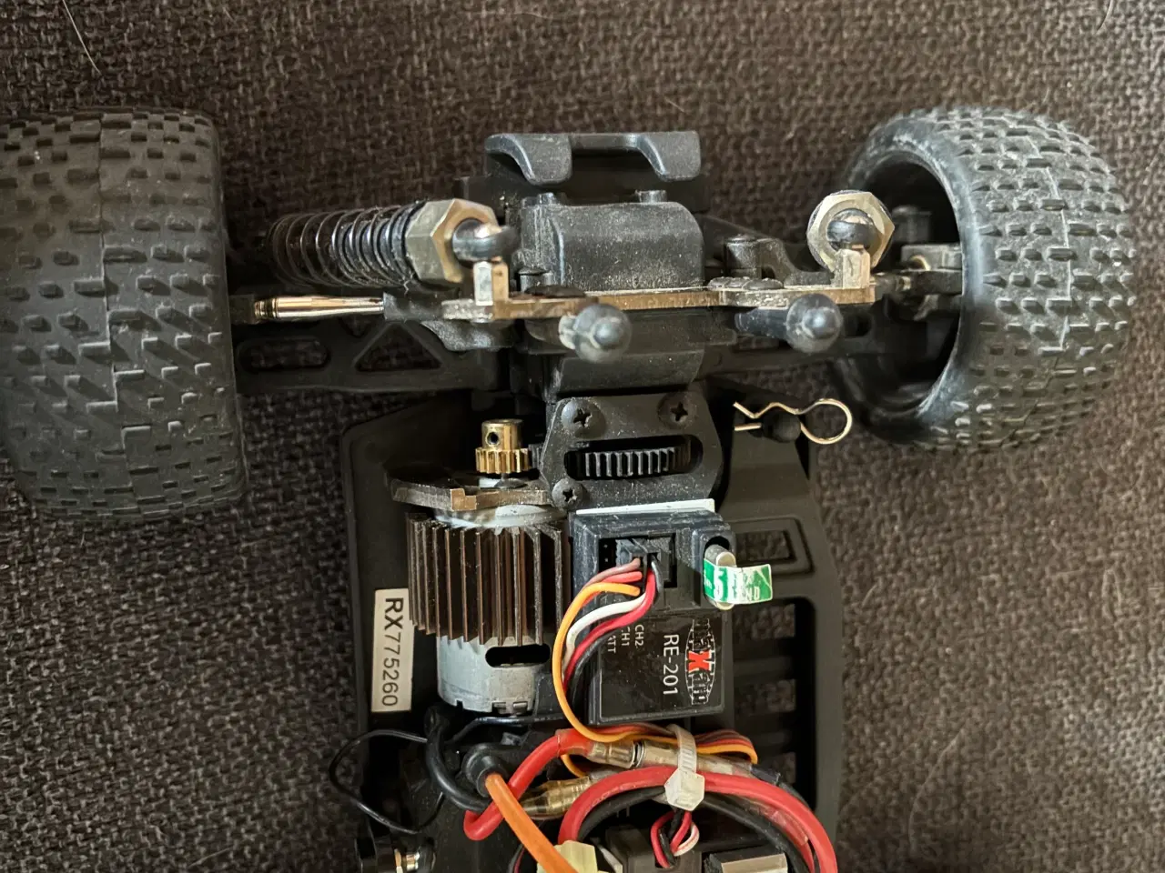 Billede 7 - 2 chassis til fjernstyret hobby sælges samlet 