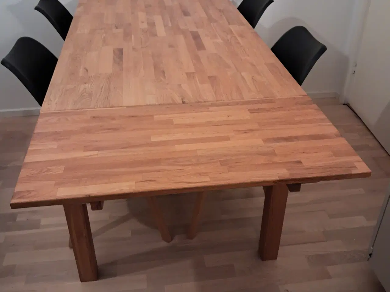 Billede 1 - Spisebord med 4 stole