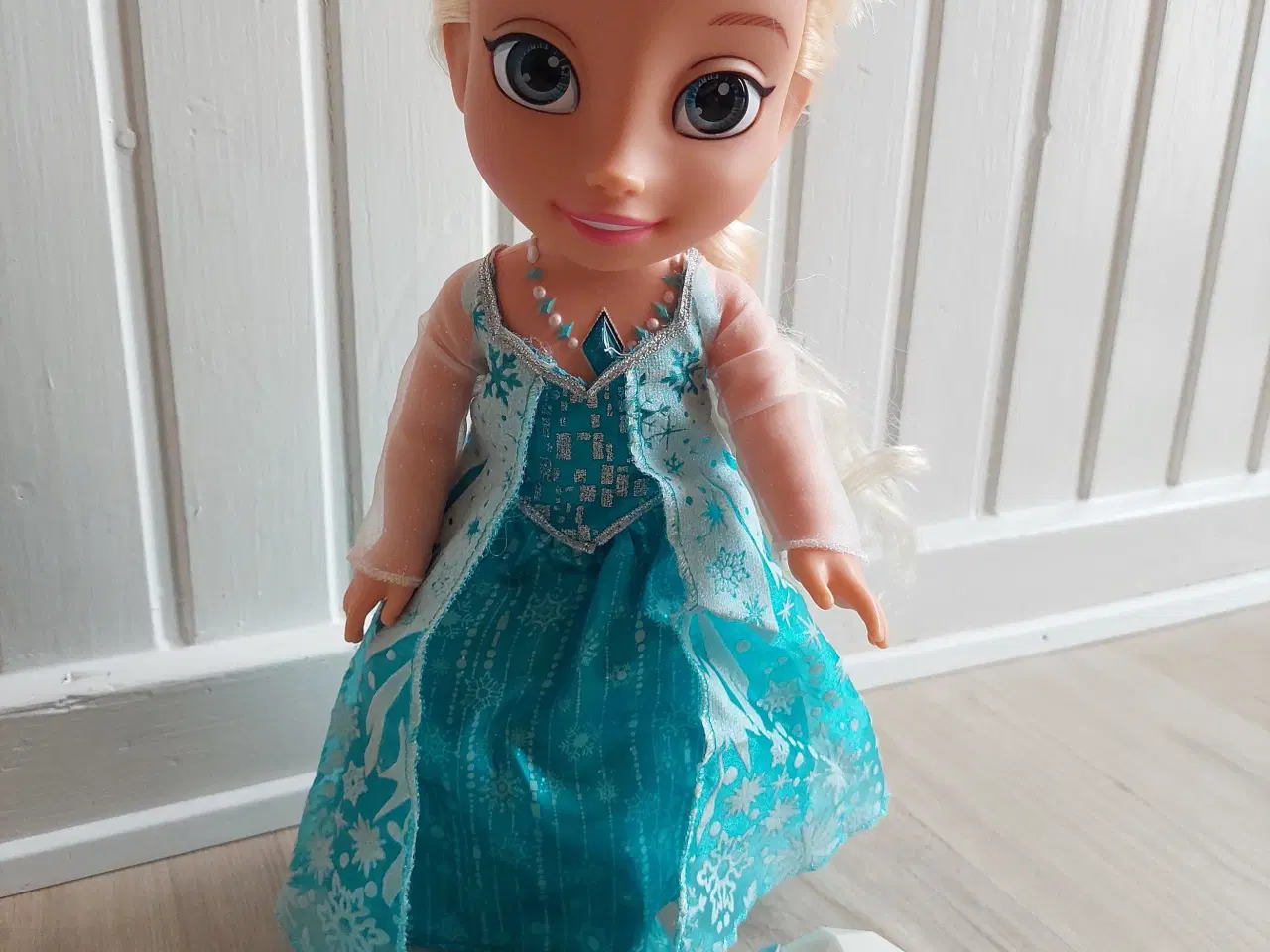 Billede 1 - Elsa dukke med lyd